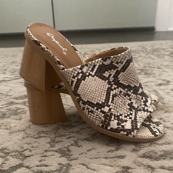 Womens Snake Heels - Picture 1 of 2